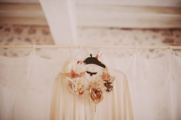 vintagebröllop inspiration bröllop, vintagebröllop, vintage wedding, bröllopsinspiration, pasteller, volang, volang elle, brudtärnor, håruppsätttning bröllop, krans bröllop, bröllop vintage