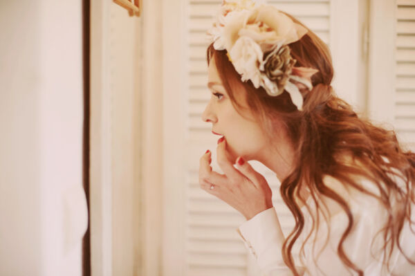vintagebröllop inspiration bröllop, vintagebröllop, vintage wedding, bröllopsinspiration, pasteller, volang, volang elle, brudtärnor, håruppsätttning bröllop, krans bröllop, bröllop vintage