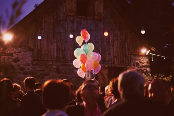 vintagebröllop inspiration bröllop, vintagebröllop, vintage wedding, bröllopsinspiration, pasteller, volang, volang elle, brudtärnor, håruppsätttning bröllop, krans bröllop, bröllop vintage