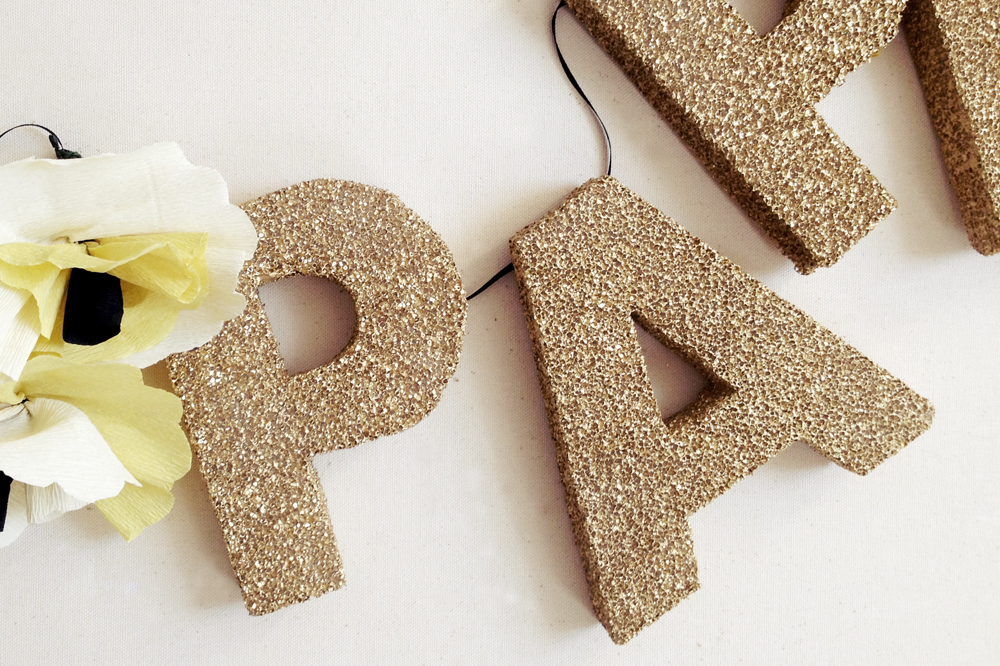 DIY – Sparkling Letters by Paper Cup