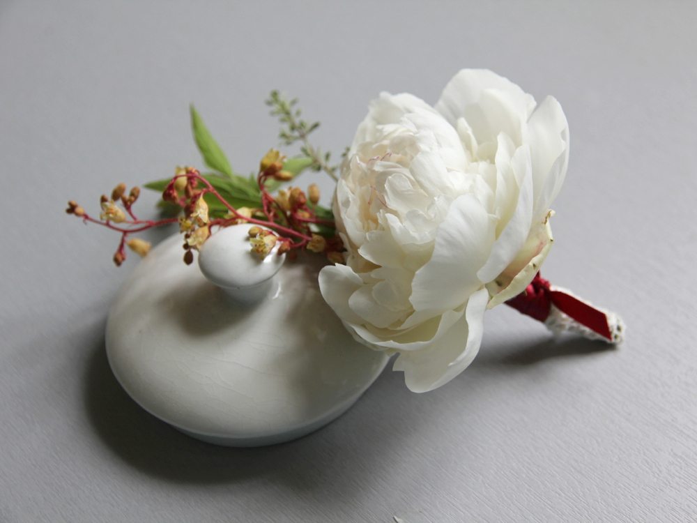 DIY – Une boutonnière à son veston… | Blog mariage, Mariage original, pacs,  déco