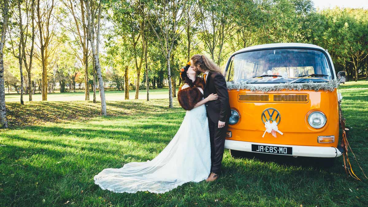 Marine et Mickaël, un mariage hippie chic et coloré