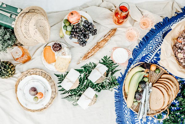 Grande assiette anniversaire 60 ans de Mariage modèle octogonale noces de  diamant motifs fleurs roses