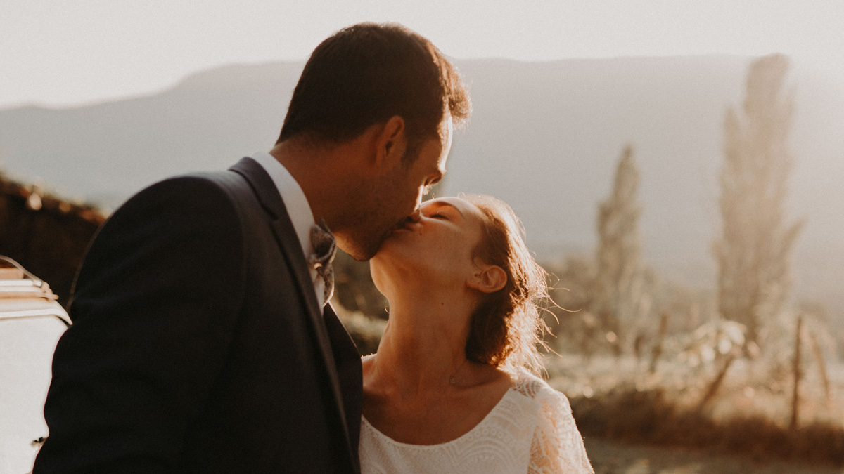 (Français) Lucile & Benjamin, un mariage vintage, cool et sauvage