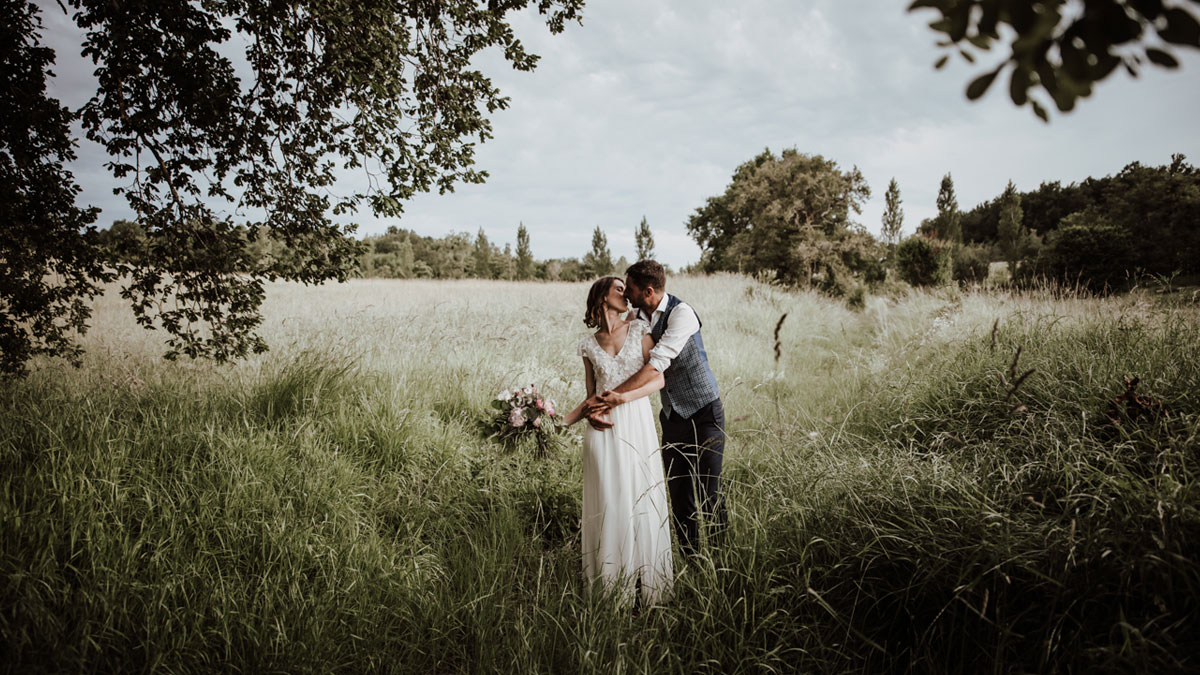 (Français) Marion et Benjamin, un mariage végétal et champêtre en Aquitaine