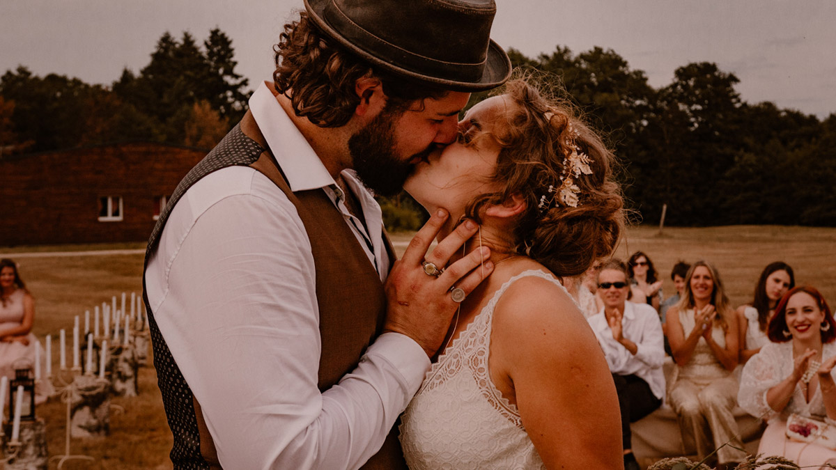 (Français) Mathilde et Quentin, un mariage folklorique, rétro et original