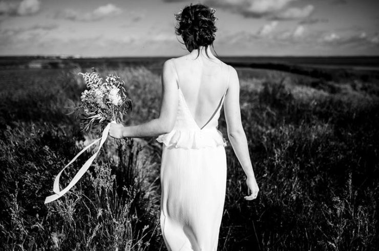 (Français) Madame est couturière