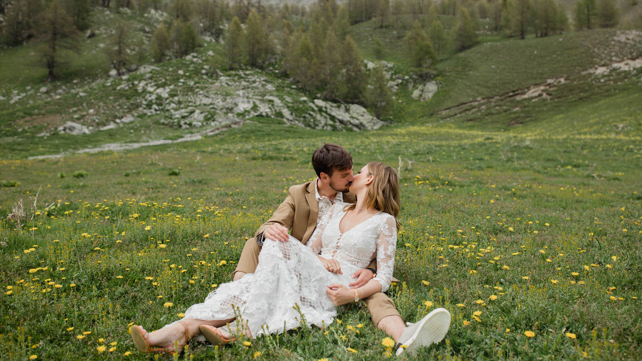 (Français) Inspirations pour un élopement en plein nature dans les Alpes