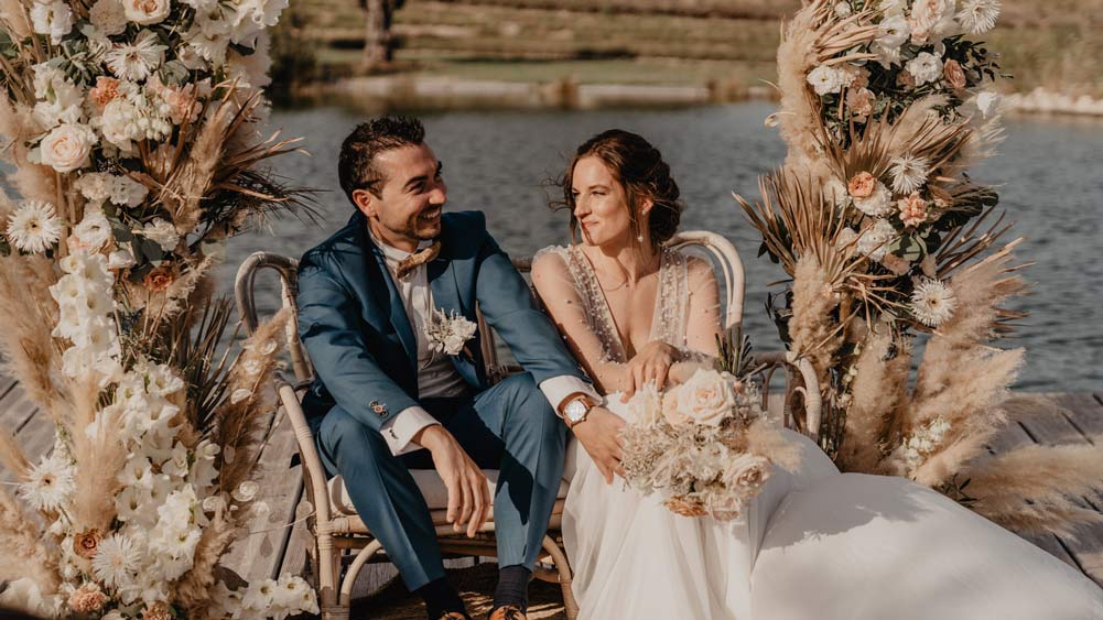 Sara et Arnaud un mariage romantique dans la drome Blog mariage Mariage original pacs deco